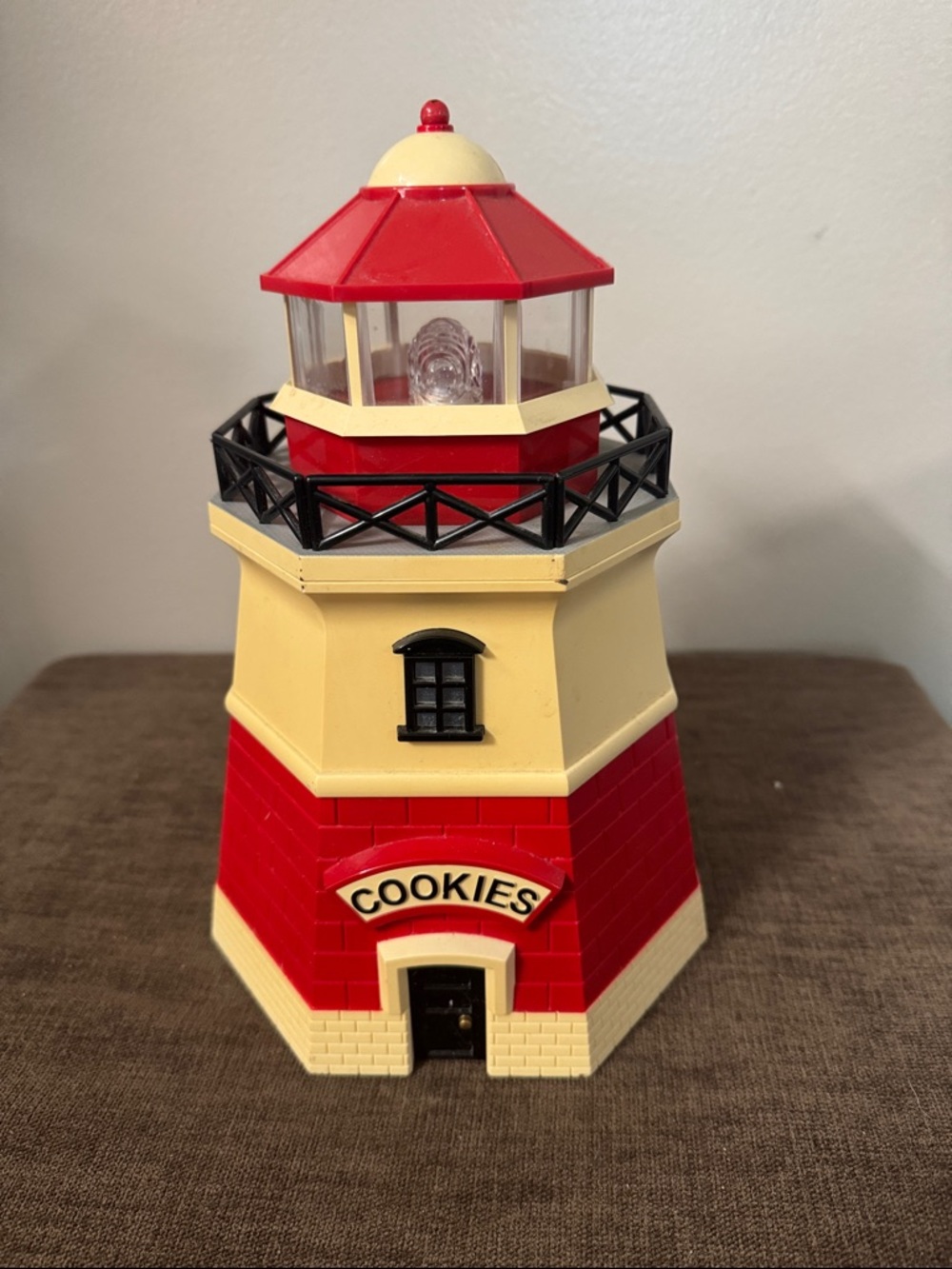 Lighthouse Cookie Jar — Red and Cream Decorative Bakeware